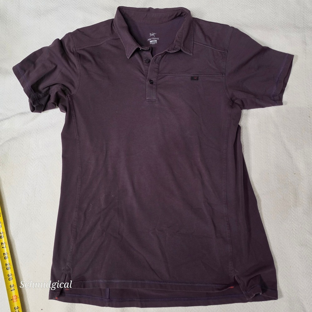 Arcteryx Captive Polo Shirt Mens L Purple Plum DryTech Short Sleeve 9268-52177